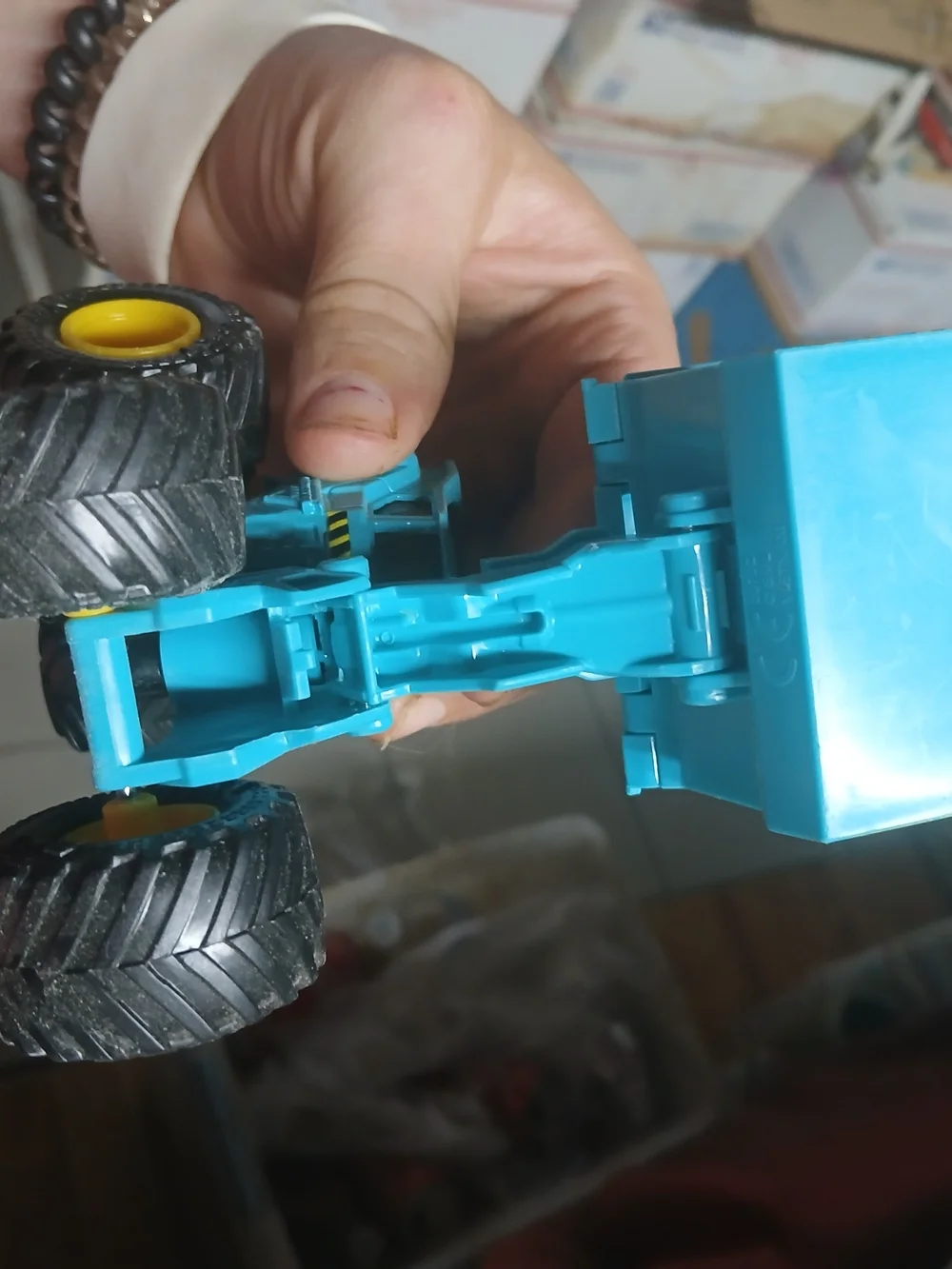 scale Spin Master Monster Jam Dirt Squad Scoopz Aqua